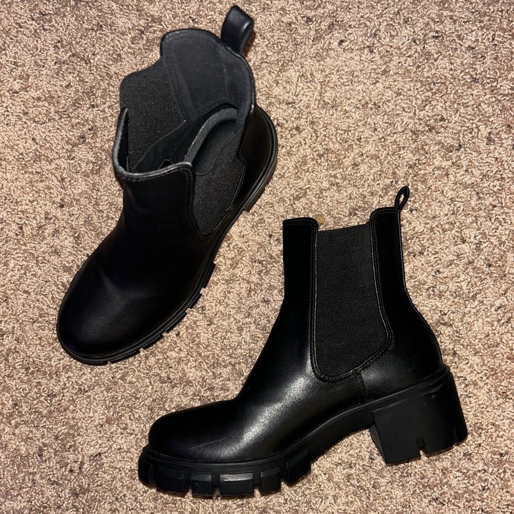 Black Platform Chelsea Boots